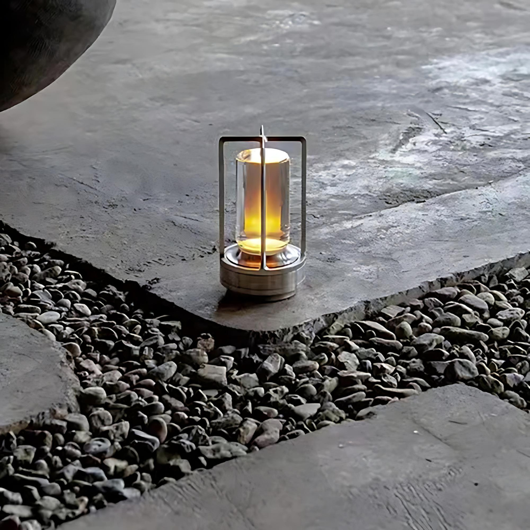 Zuhause & Stil™ Metal Table Lamp